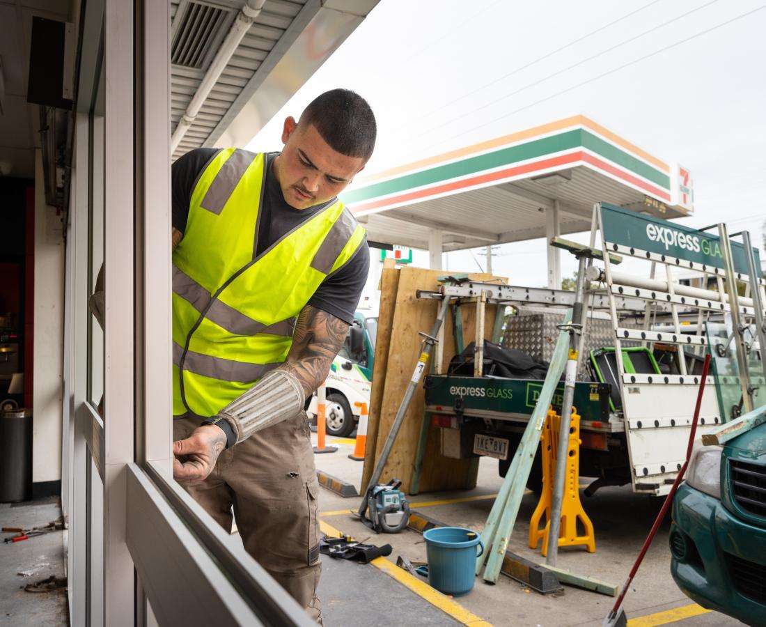 Express Glass 7/11 Pendle Hill